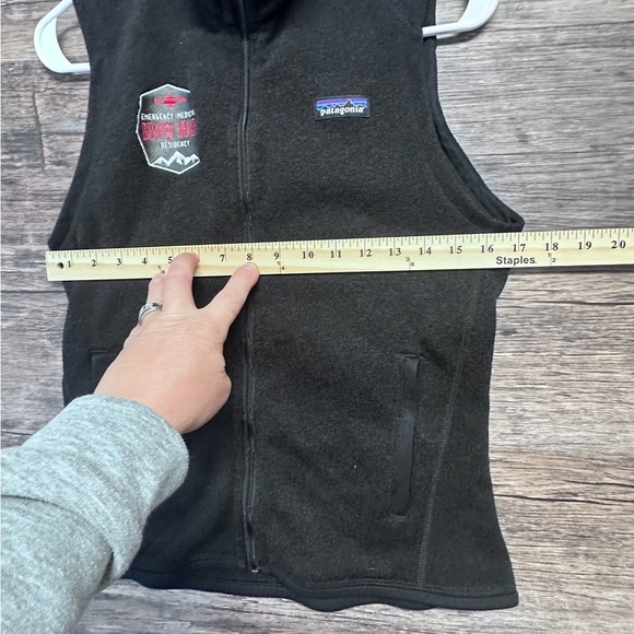 Patagonia Black Fleece Vest Zip-Up with Emblem patches - Picture 8 of 9